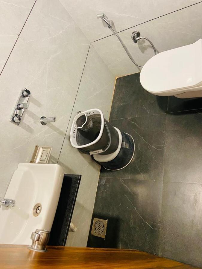 Hotel Anand 우자인 외부 사진